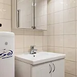 Fresh Apartment, A Short Walk From Bryggen *