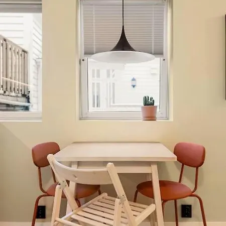Fresh Apartment, A Short Walk From Bryggen Берген