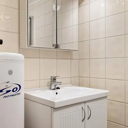 Fresh Apartment, A Short Walk From Bryggen *